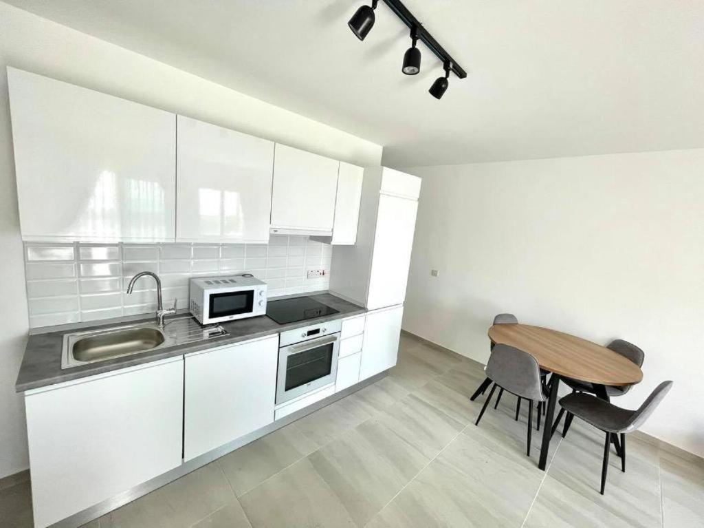 Sweetness Apartment By The Sea Vokolidha 외부 사진
